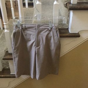 Vineyard vine, boys dress shorts, size 10